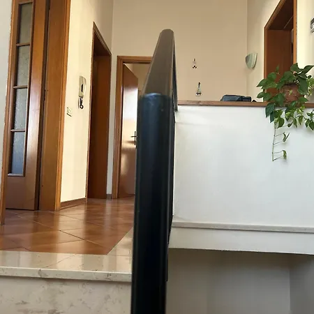 Albi's House,terrazza ,wi-fi, Parcheggio, Ac Διαμέρισμα Λούκα